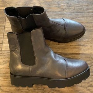 Vagabond leather Chelsea Boots 36 urban outfitters Anthro Vtg Ankle